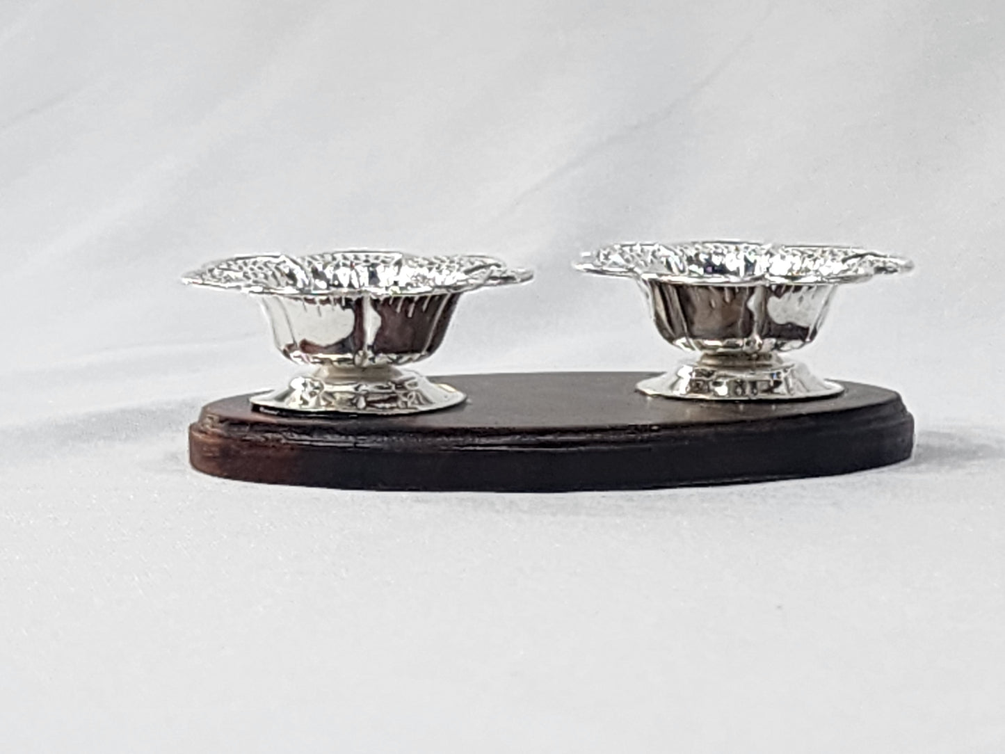 Pair Bowl with a Wooden Base