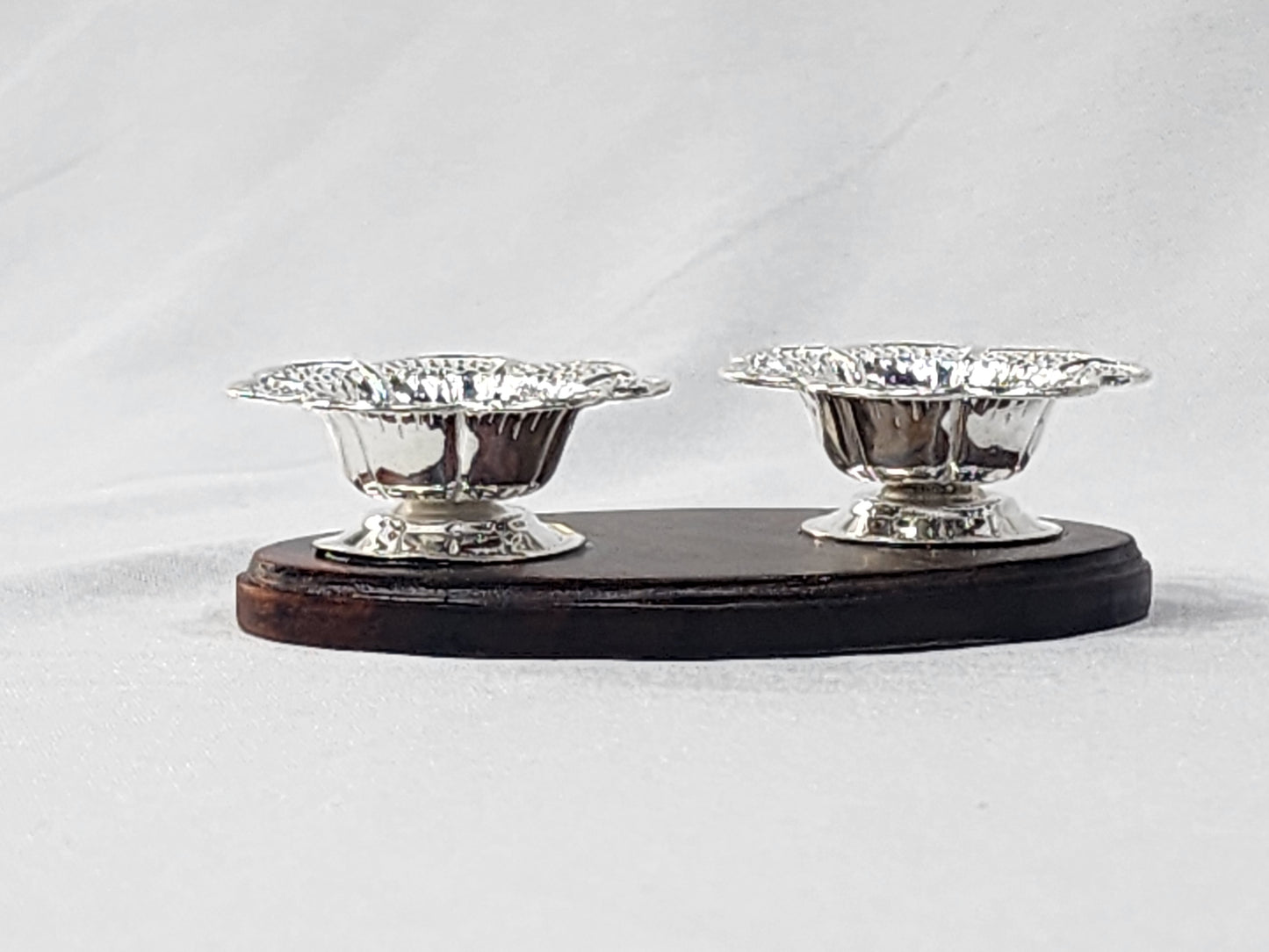 Pair Bowl with a Wooden Base