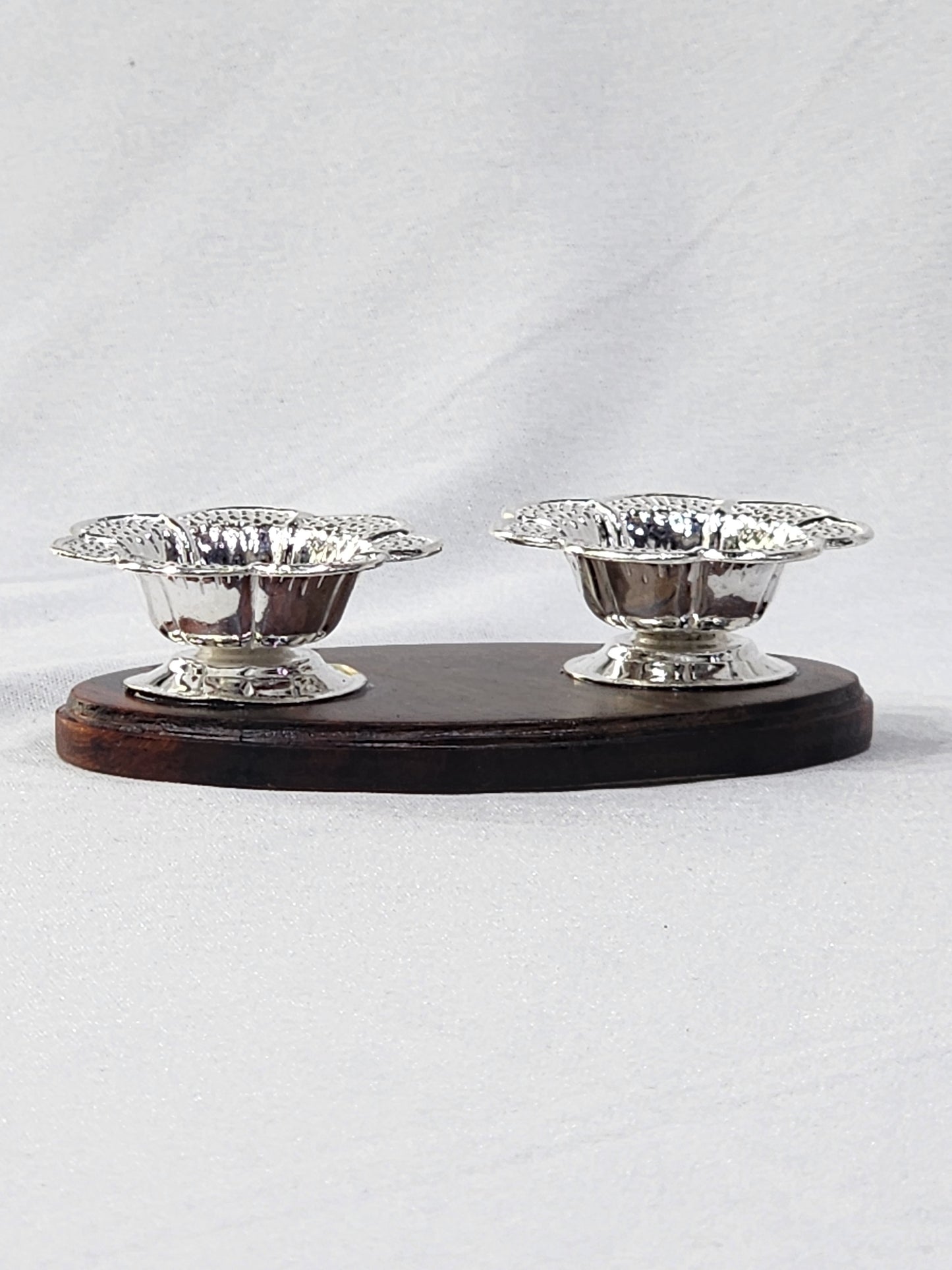 Pair Bowl with a Wooden Base