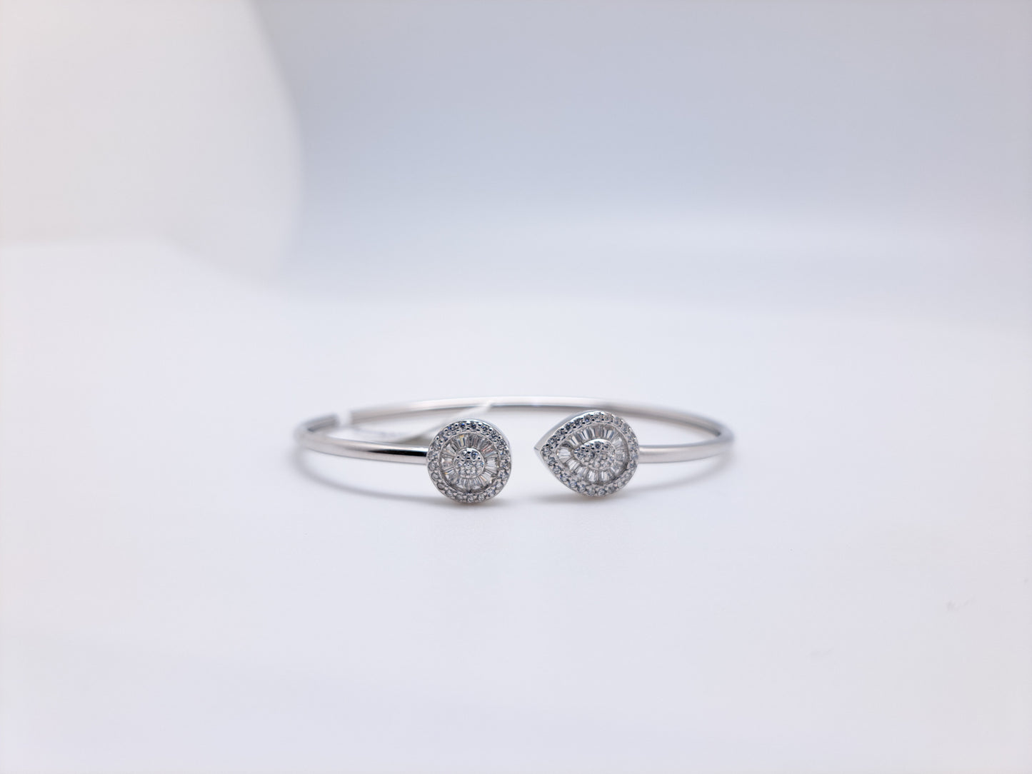 Hipolish Cubic Zircon Flexi Kada