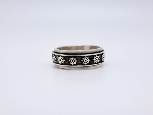 Chakra Runner Antique Ring - Silver