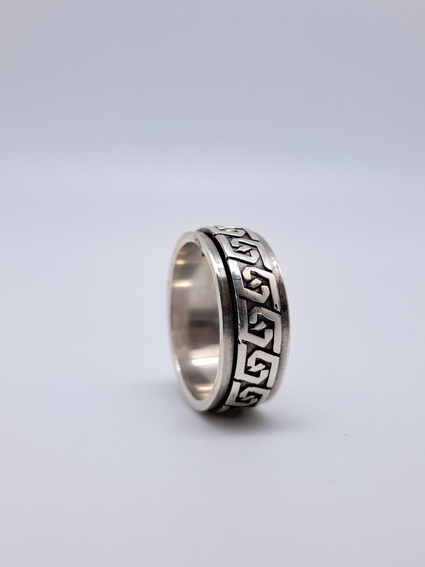 Geo Pattern Runner Ring