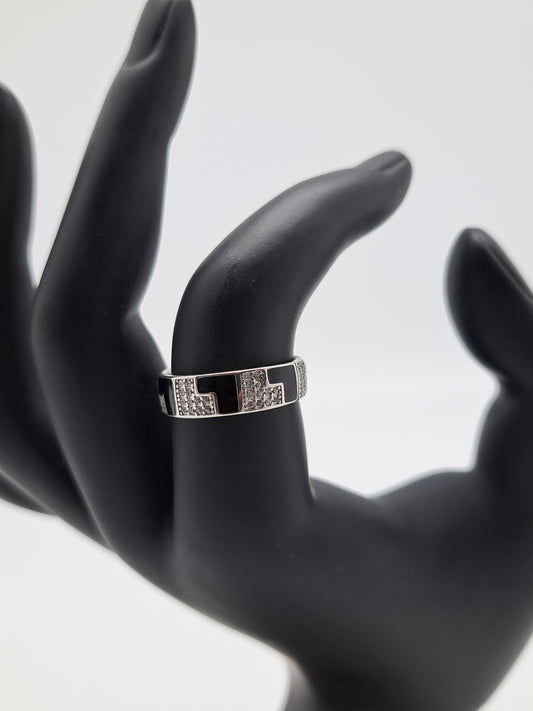 L Black Enamel White AD