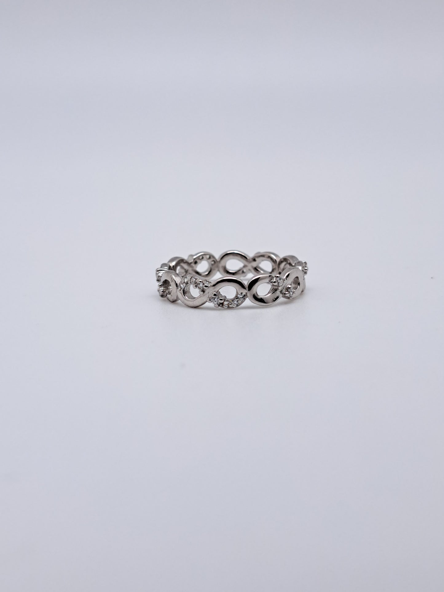 Infinity loop - Silver and stone Ring