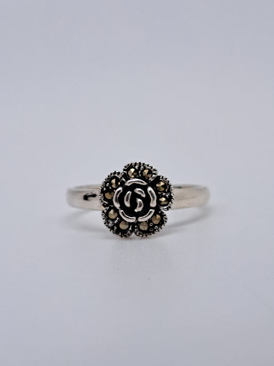 Single Floral Antique Ring
