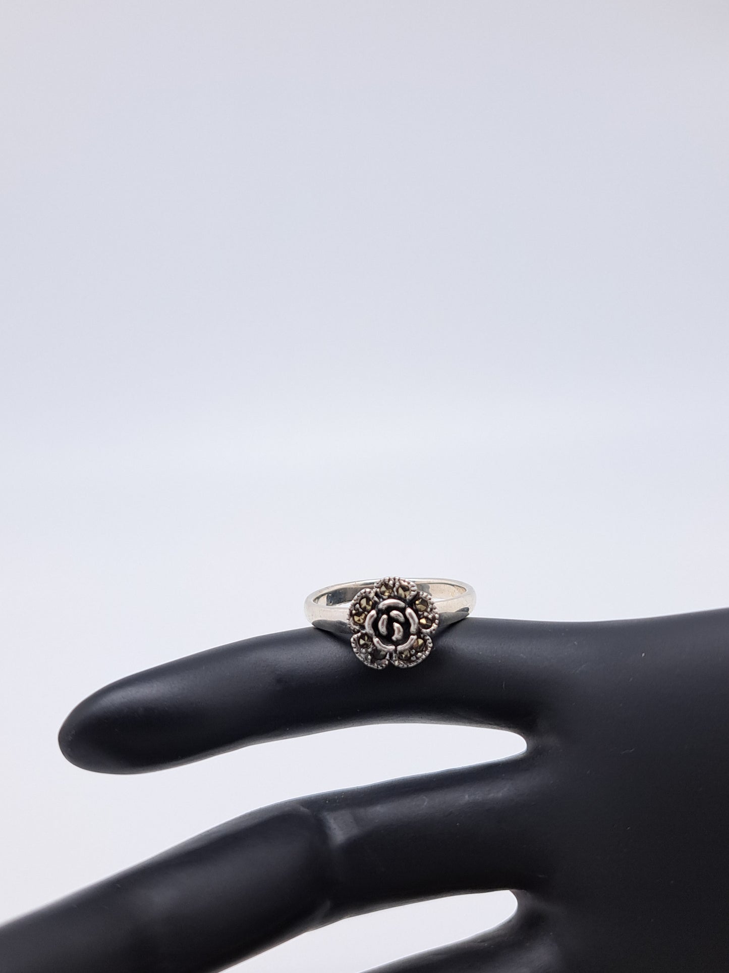 Single Floral Antique Ring