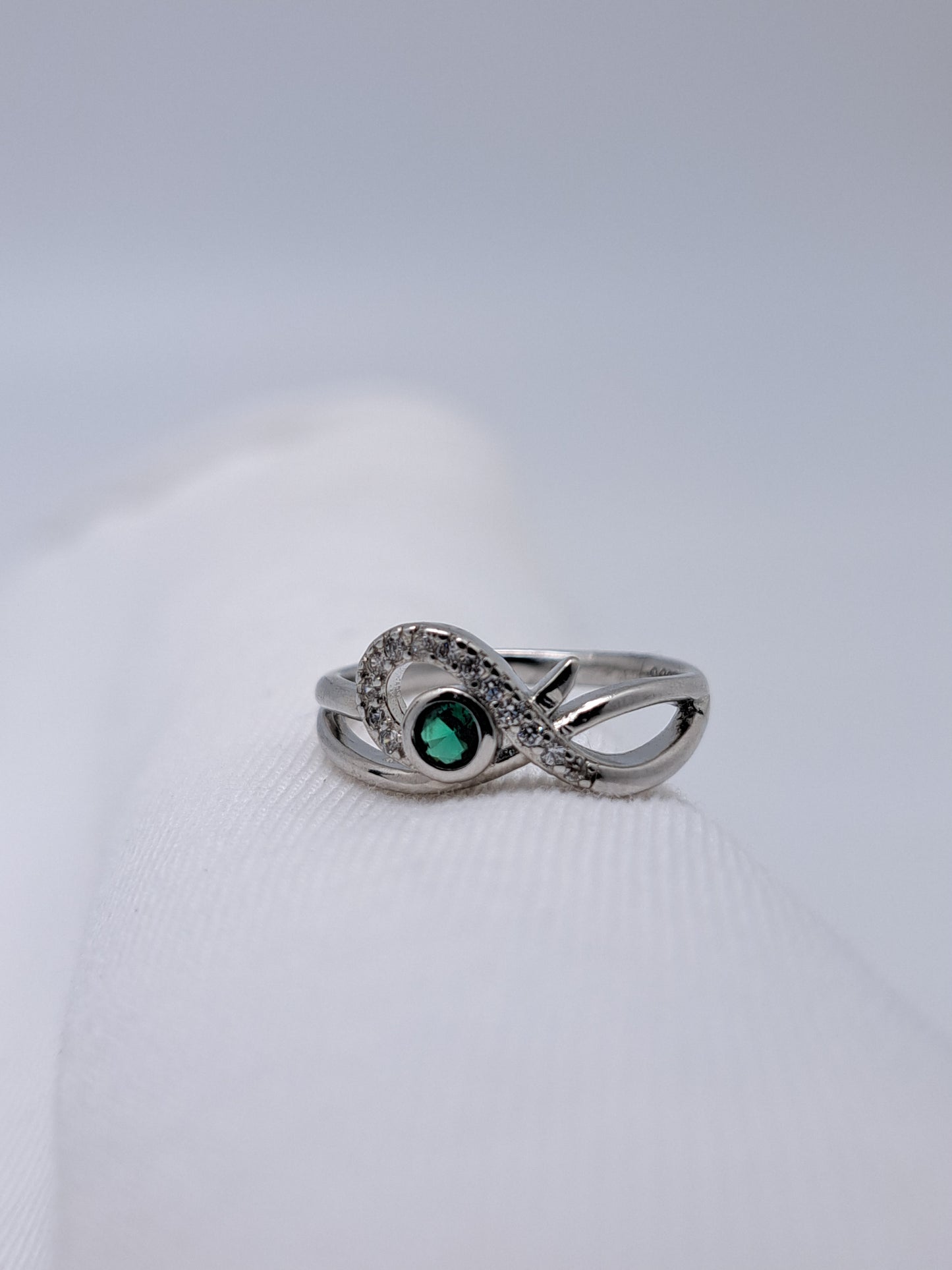 Infinity green stone - Ring