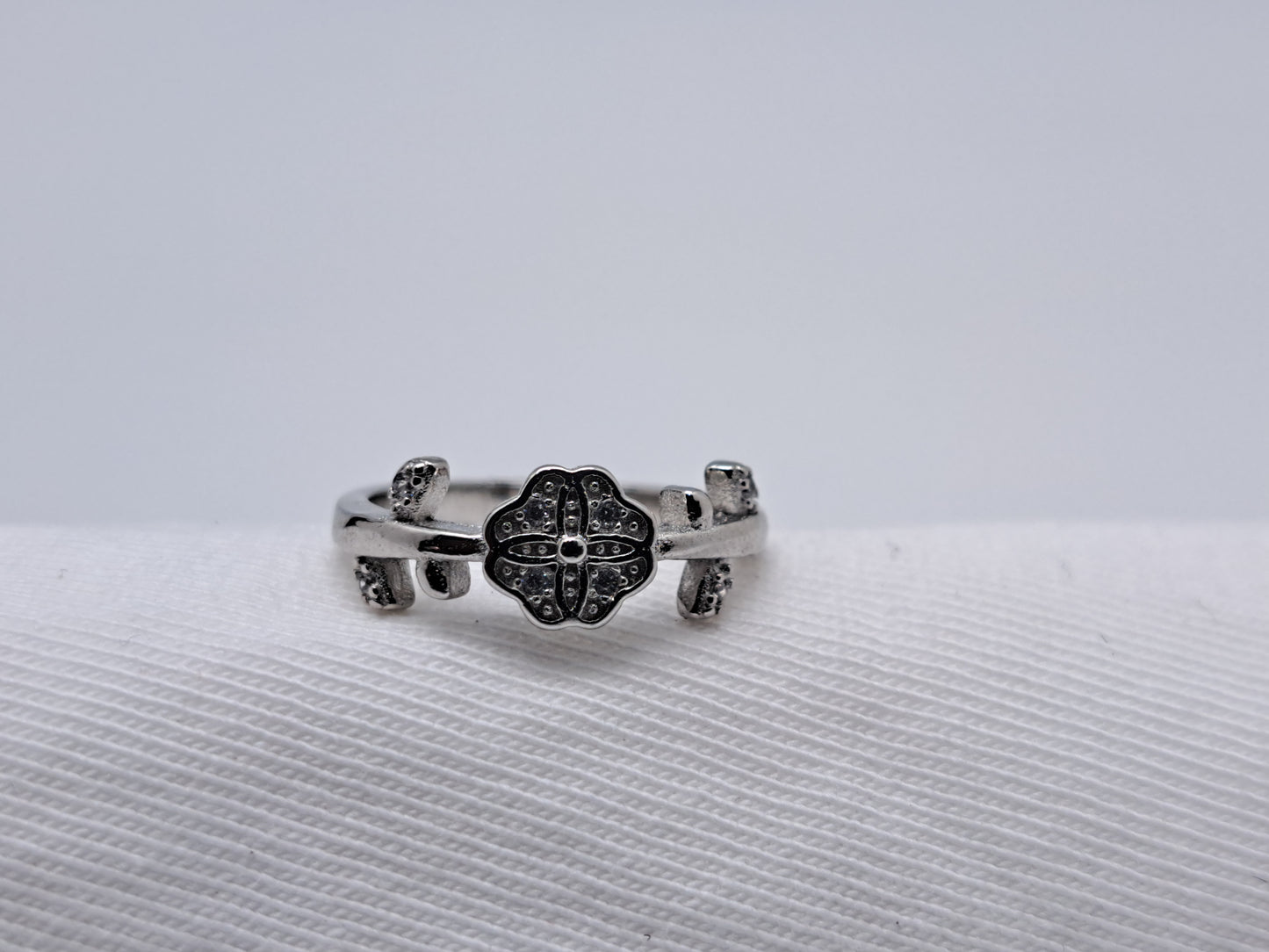 Flower and Leaves - Silver Ring
