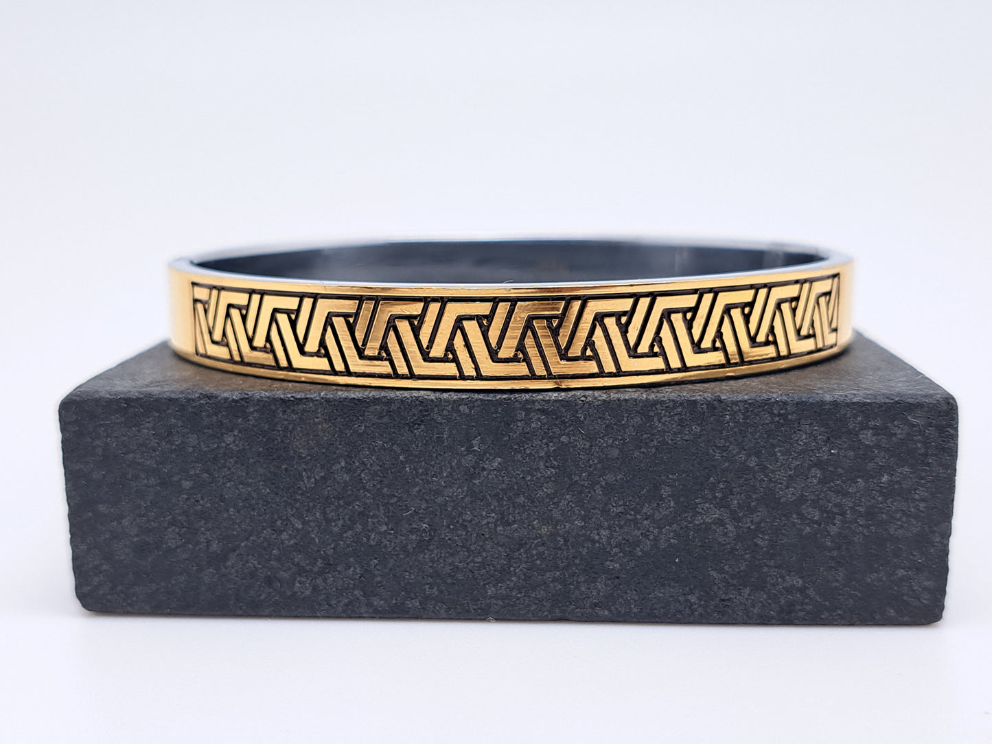 Gold Polish Geo. Pattern Kada