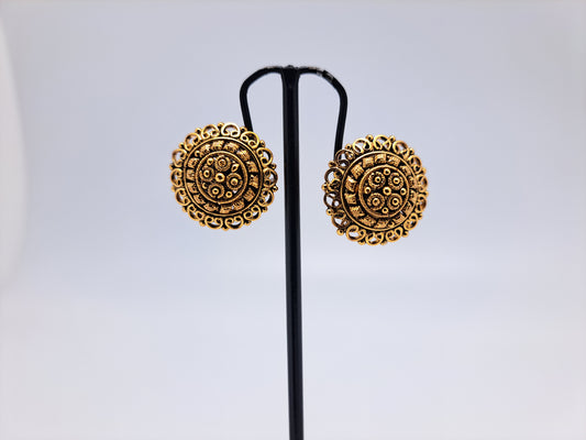 Gold Polish Antique Finish Traditional Stud