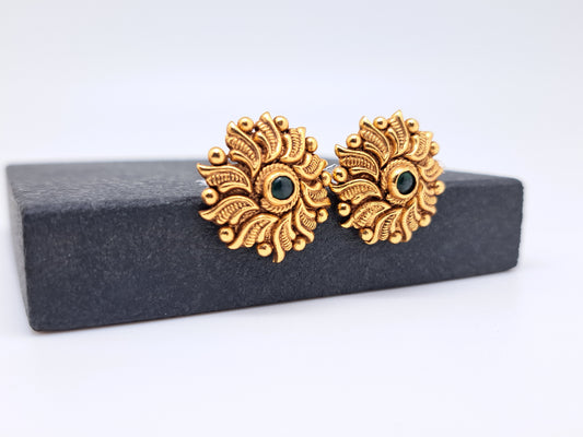 Gold Polish Antique Finish Traditional Stud