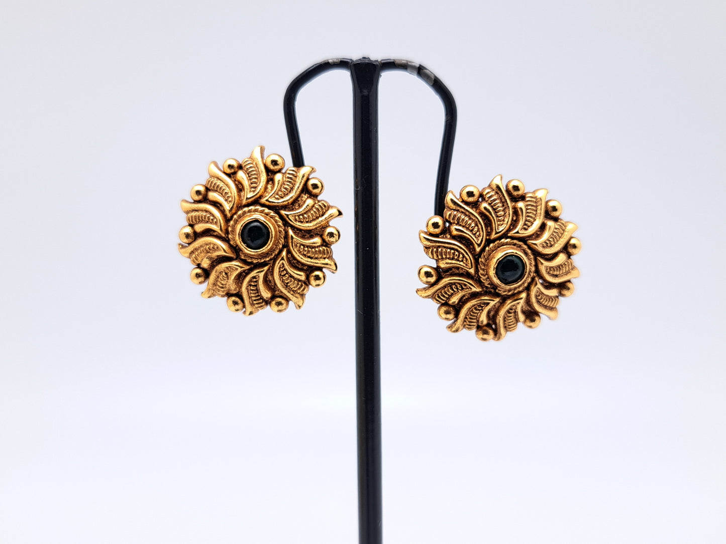 Gold Polish Antique Finish Traditional Stud
