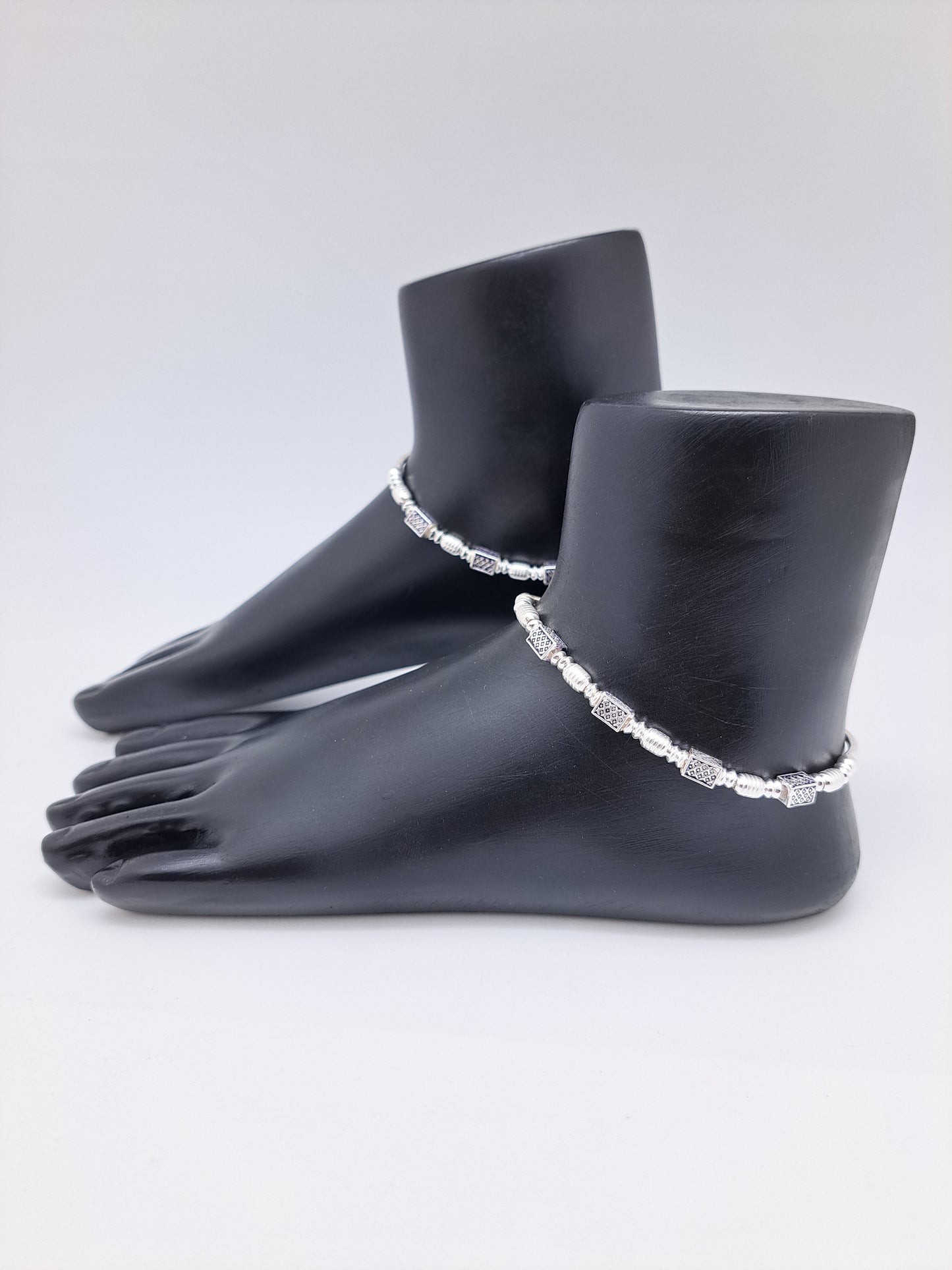 Blackbox Machine Chain Anklet