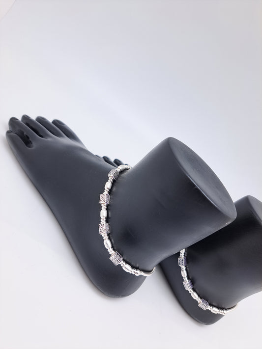 Blackbox Machine Chain Anklet