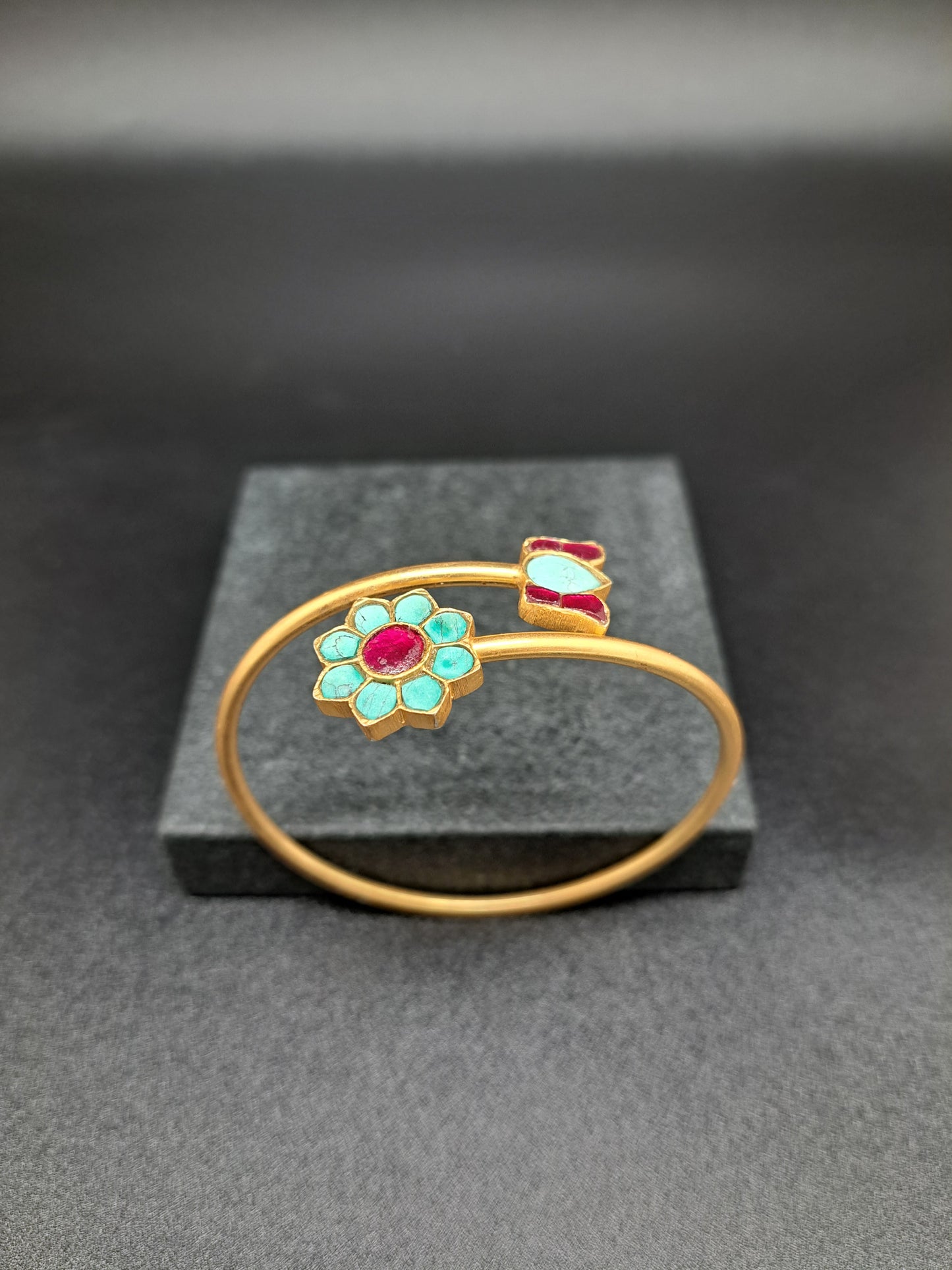 Red & Pale Green Floral Twist Kada