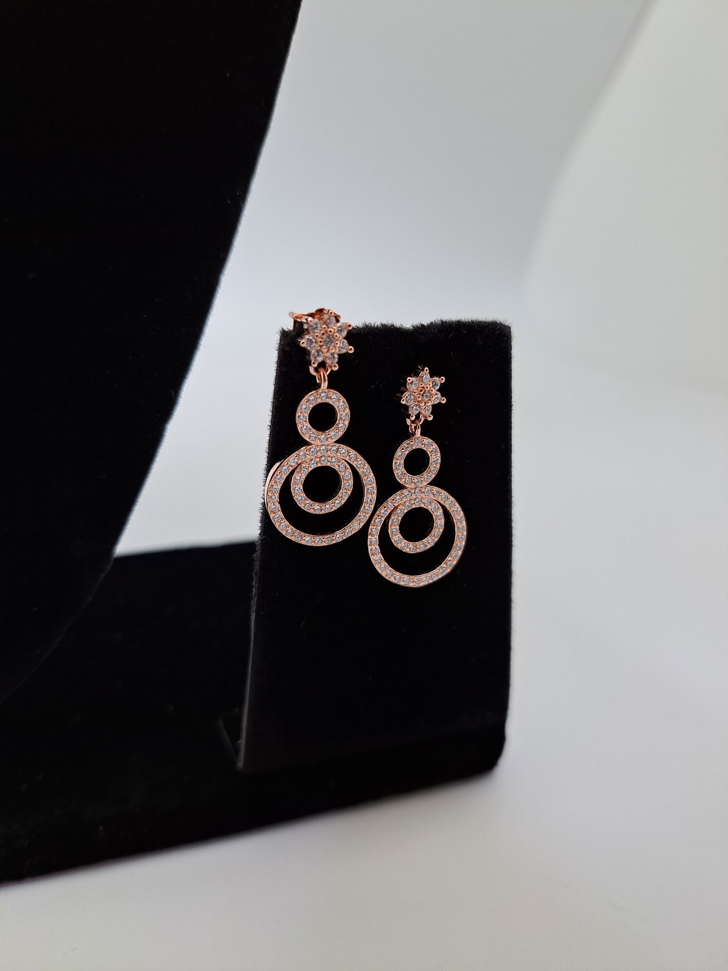 White Rangoli Neck set