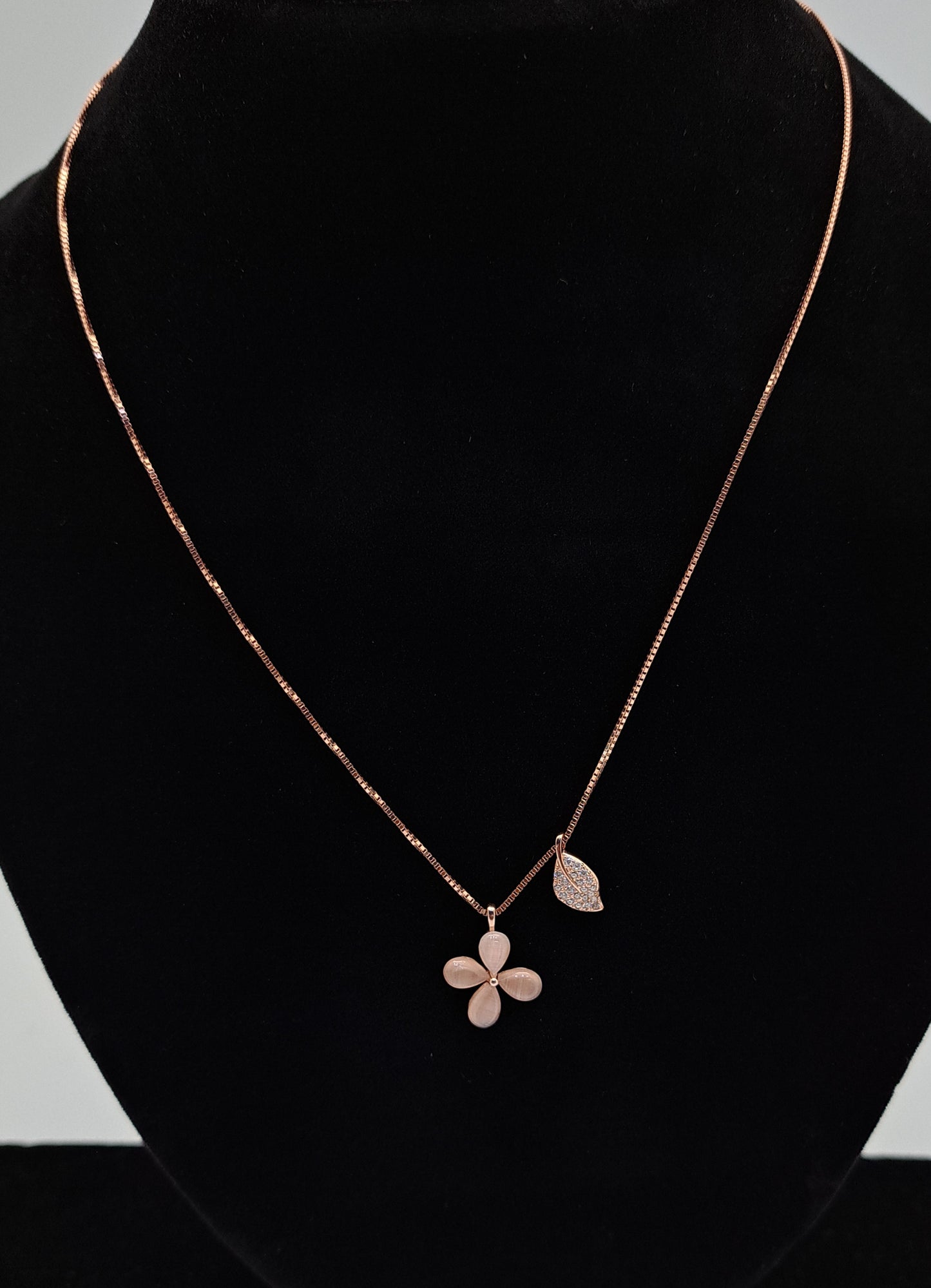 Rose gold chain with Crystal Designer Pendant