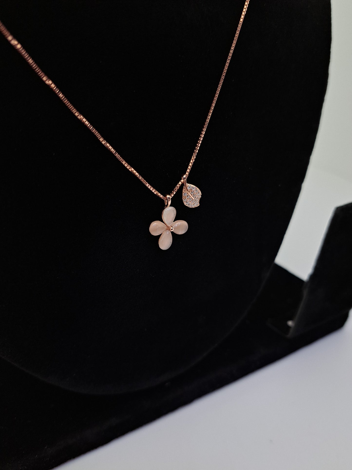 Rose gold chain with Crystal Designer Pendant