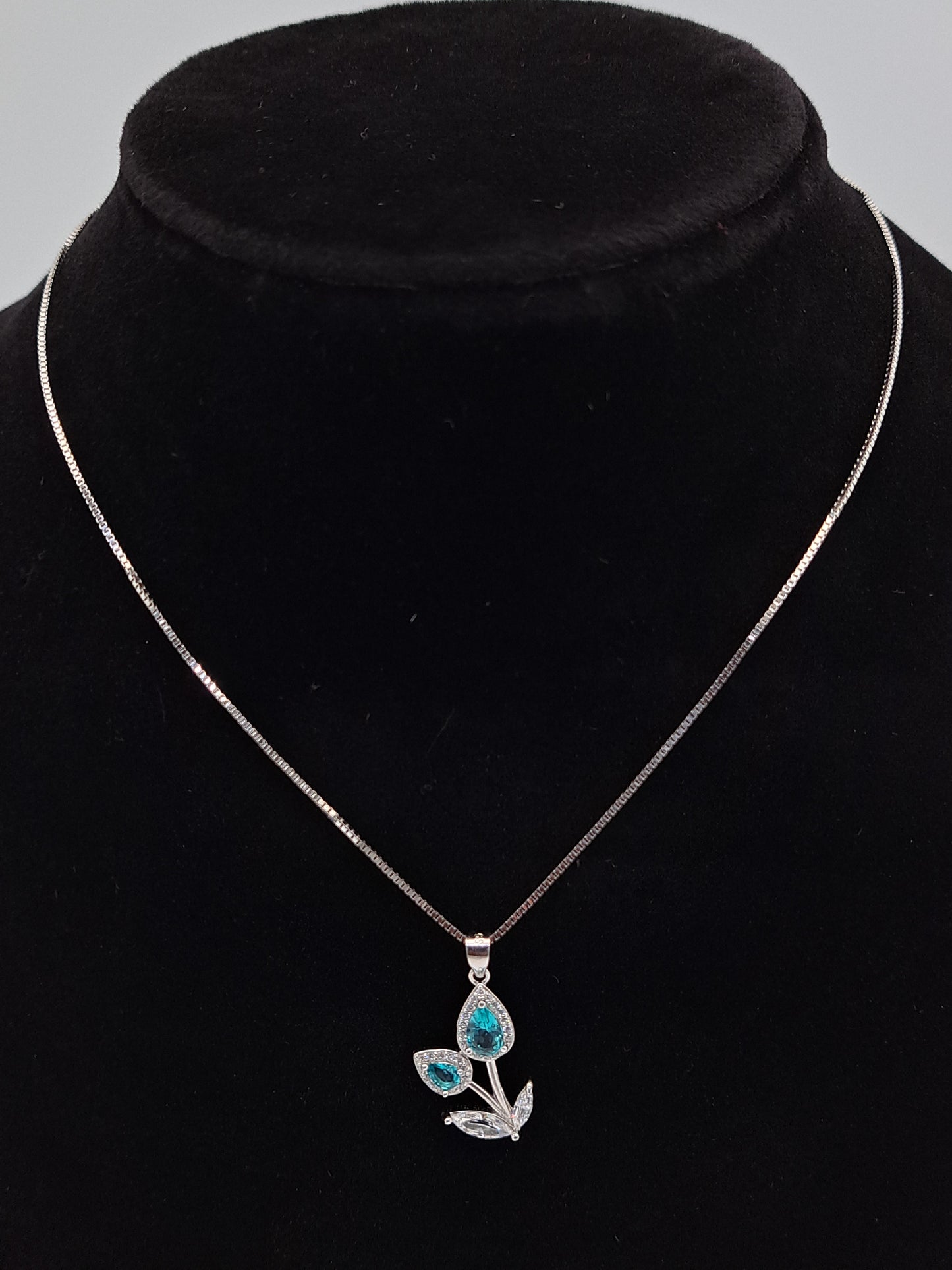 Silver Chain with Flowerpot Pendant