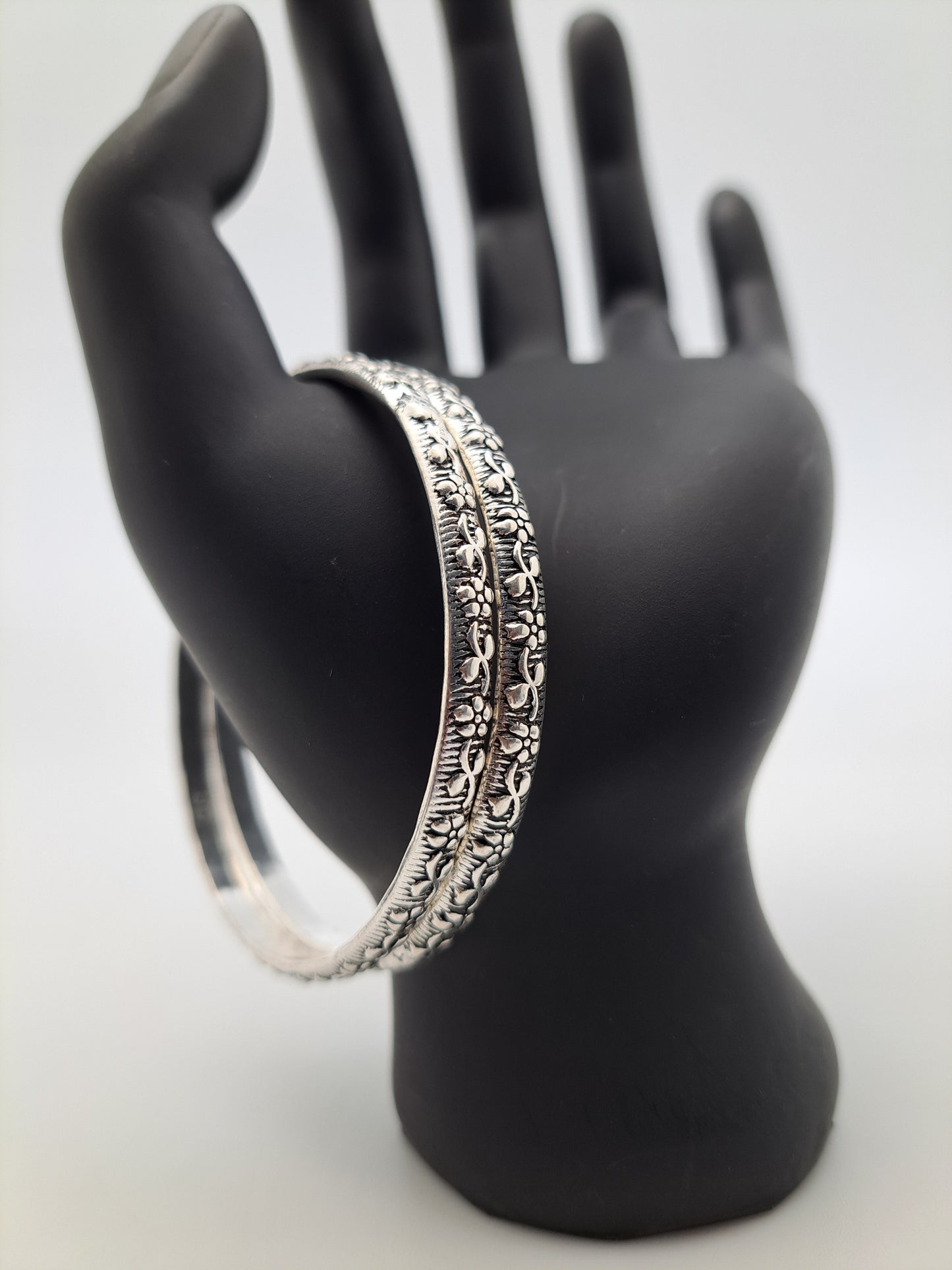 Antique Finish Creeper Designed Bangle