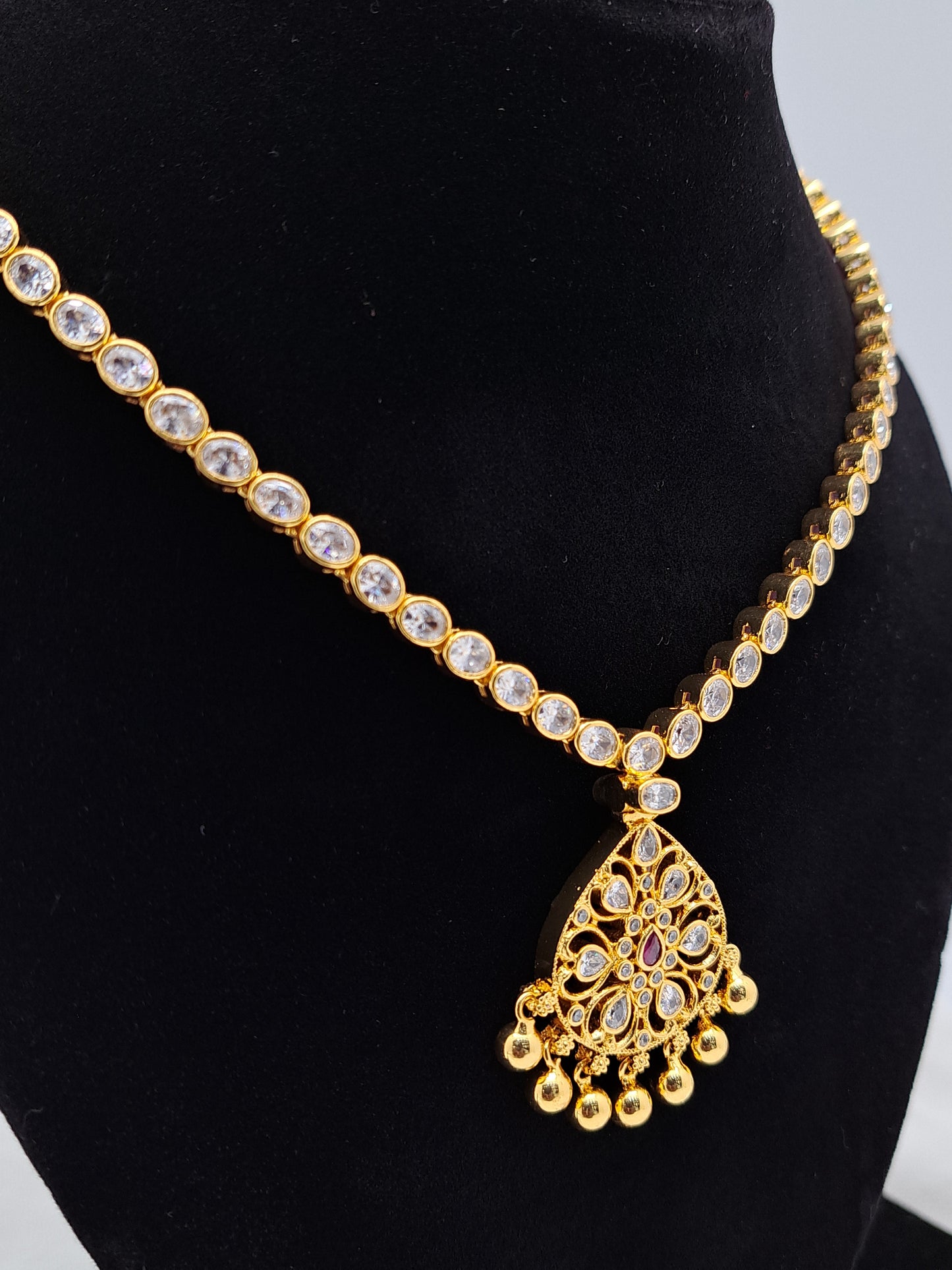 2 in 1 Traditional Necklace can be weared in two sides
