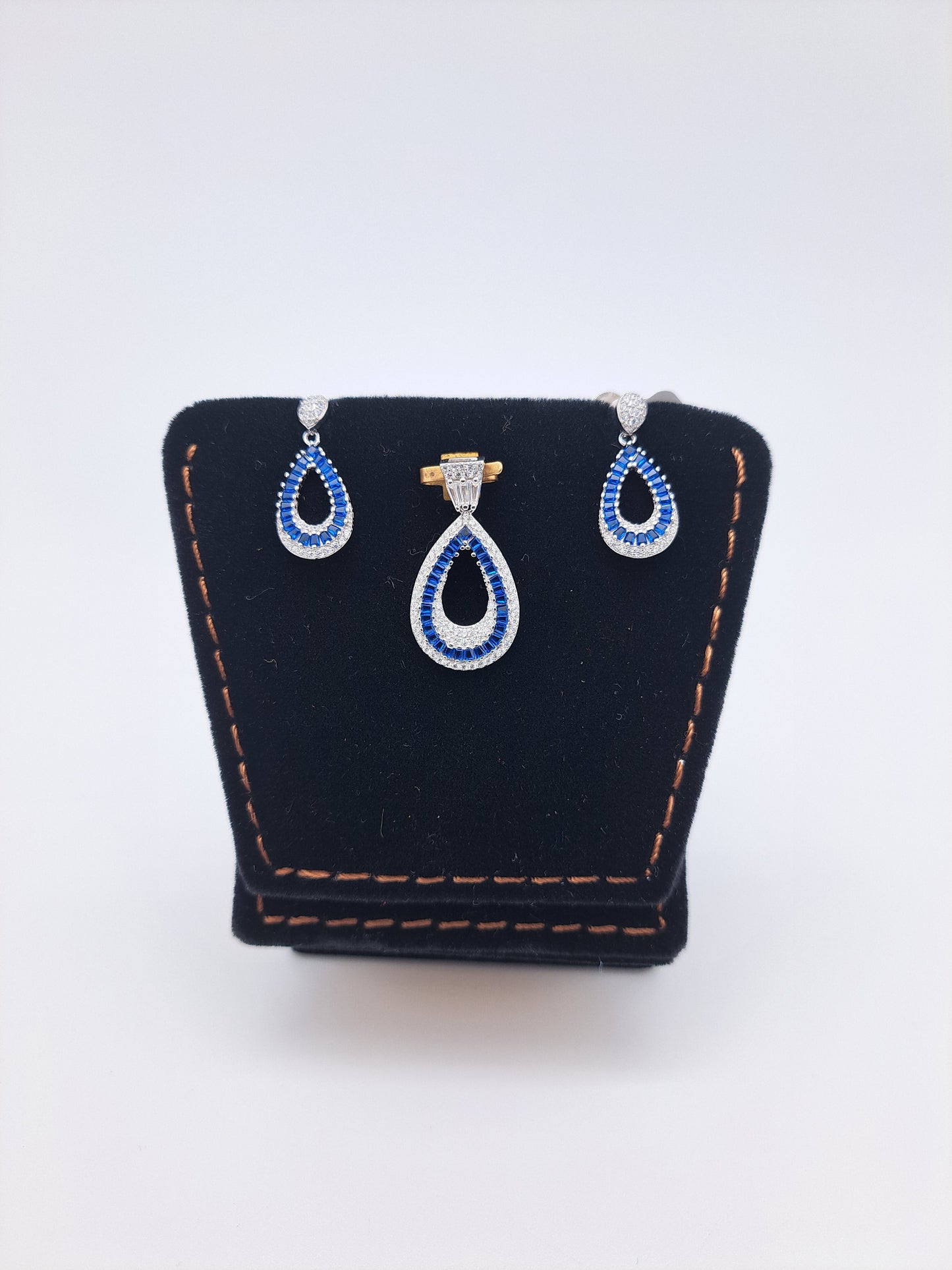 White and Navy Blue Stone Pendant