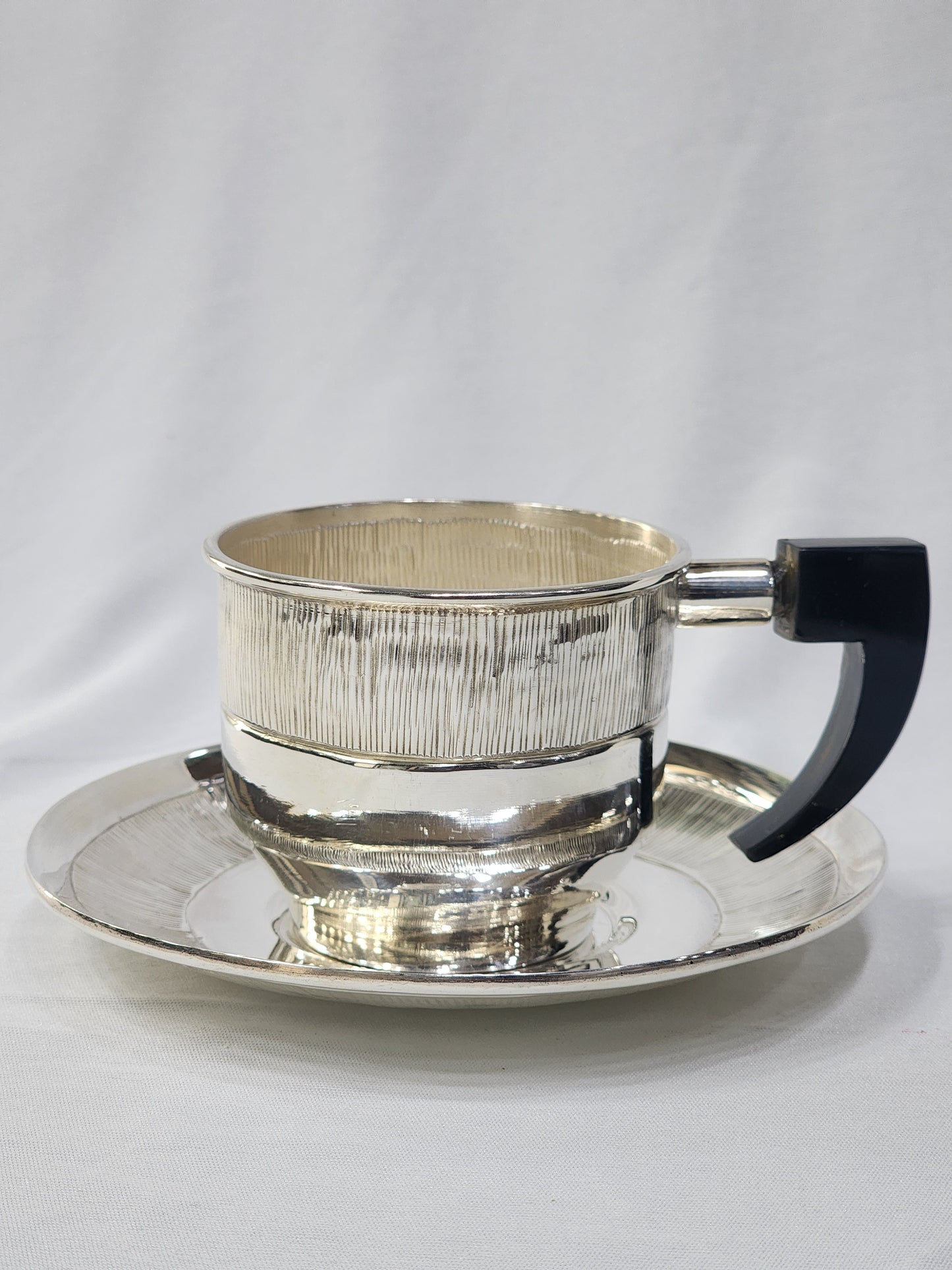 Cup and Saucer Silicone Handle chiseled finish