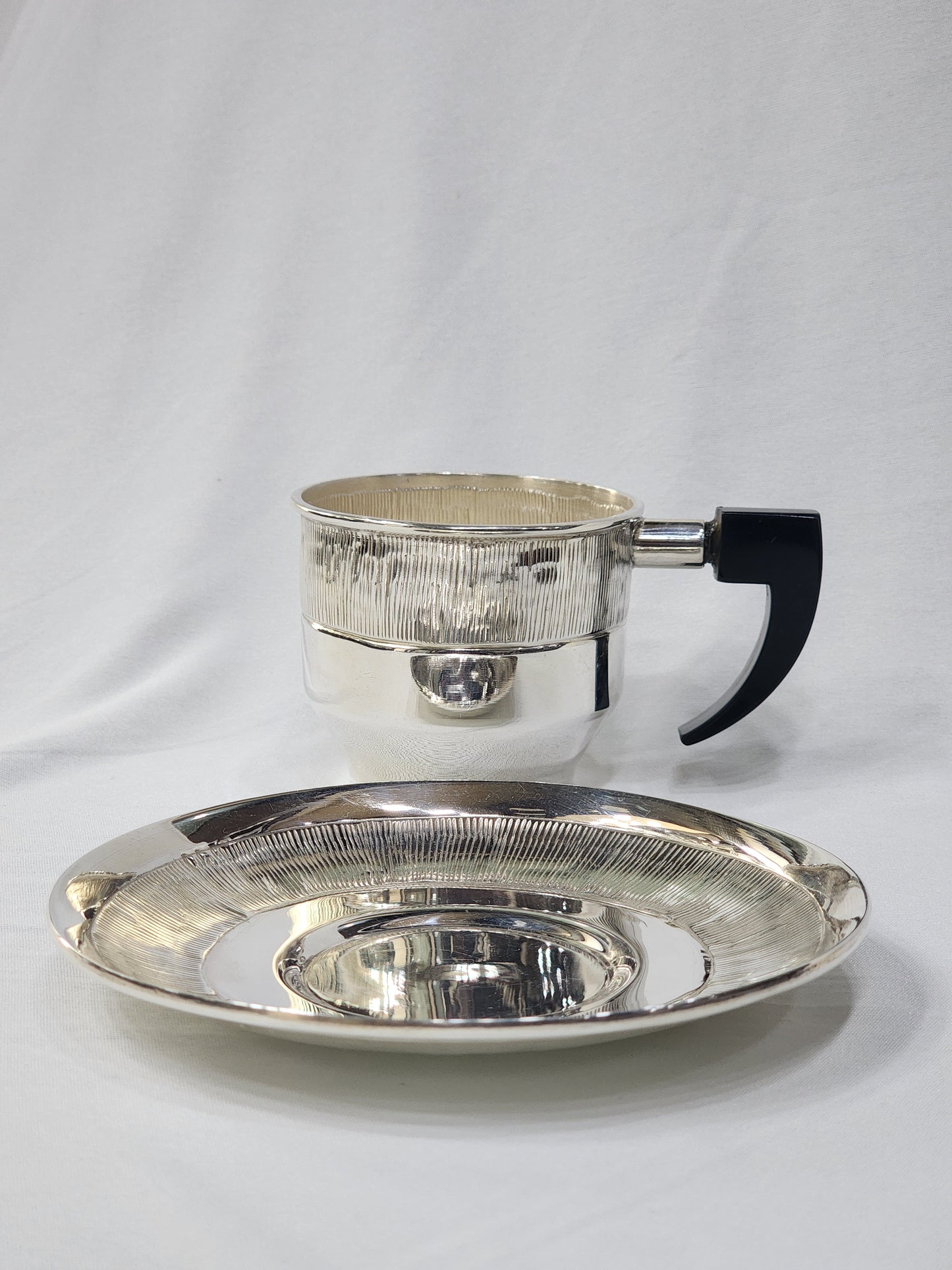 Cup and Saucer Silicone Handle chiseled finish