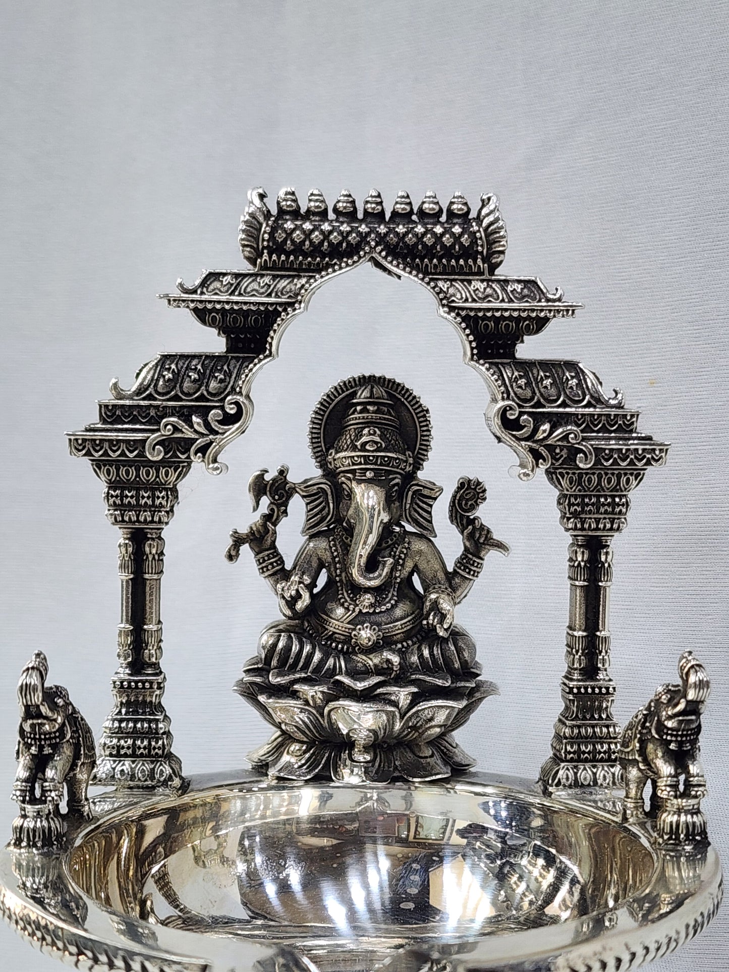 Antique Prabhavali Ganesha Deepam