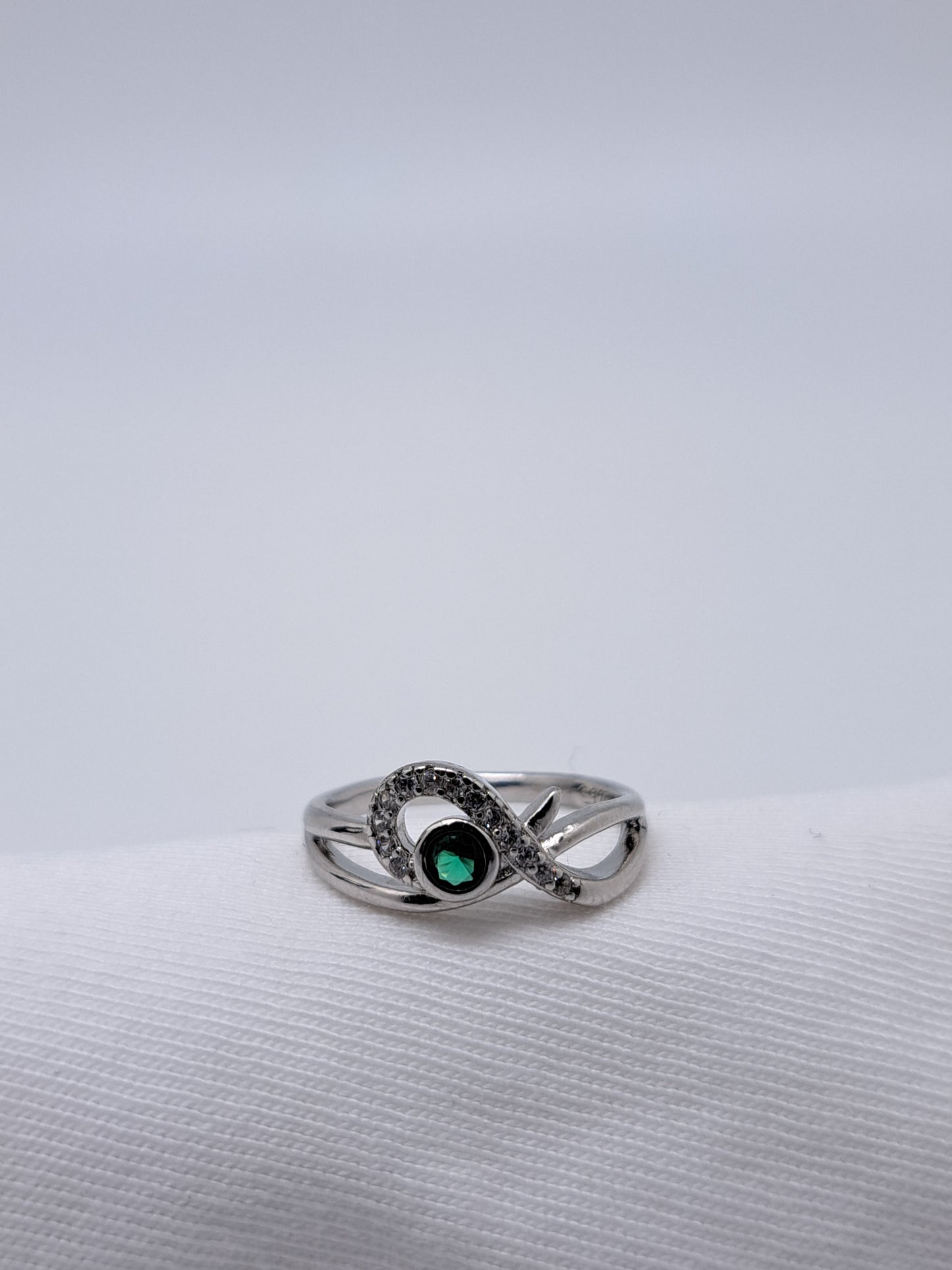 Infinity green stone - Ring