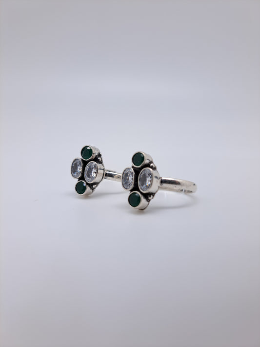 Green and white 4 Stone Antique Metti