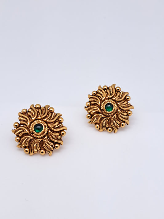 Gold Polish Antique Finish Traditional Stud