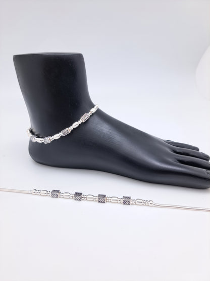 Blackbox Machine Chain Anklet