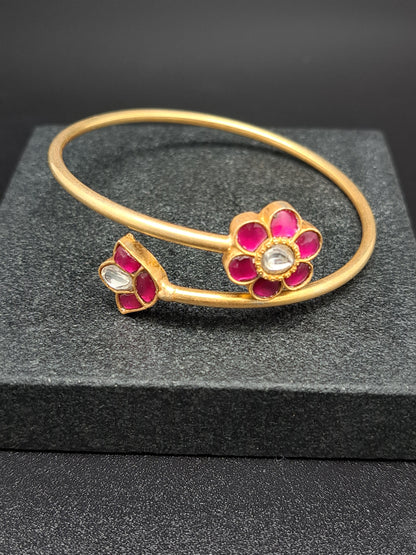 Red & White Floral Twist Kada
