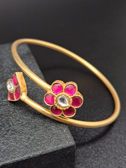 Red & White Floral Twist Kada