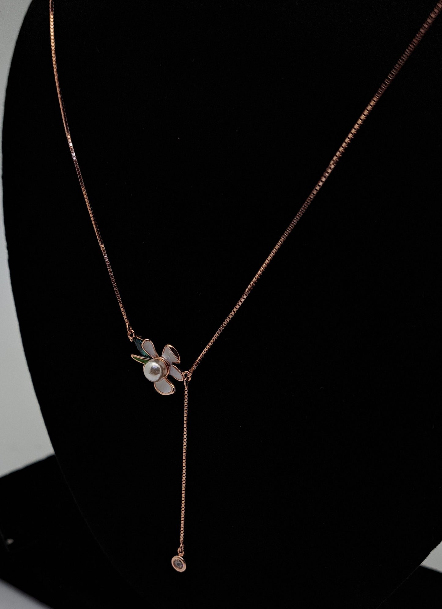 Rose gold chain with a Designer Floral Pendant