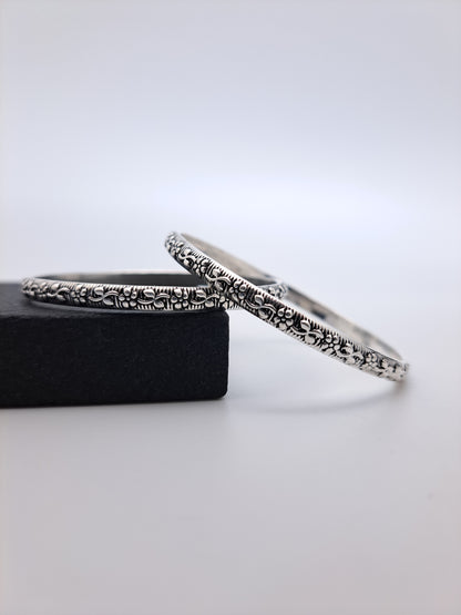 Antique Finish Creeper Designed Bangle