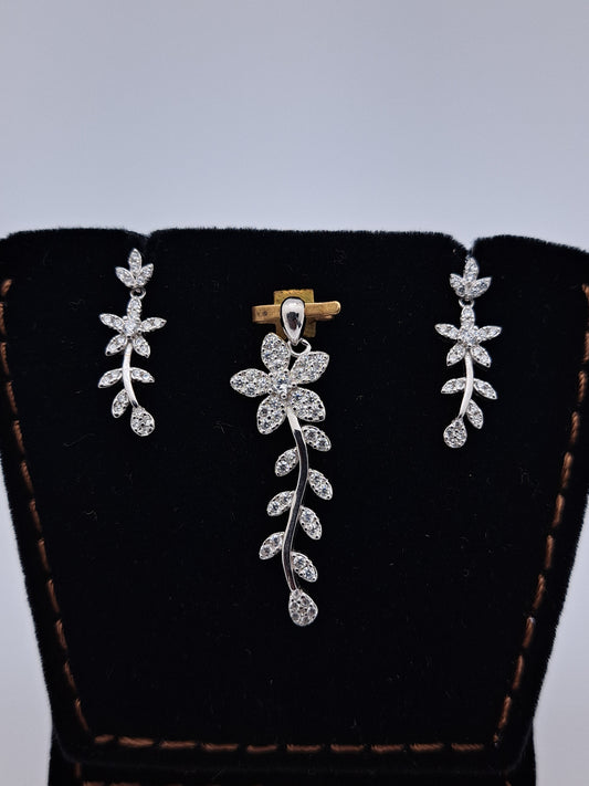 White Zr Creeper Pendant Set