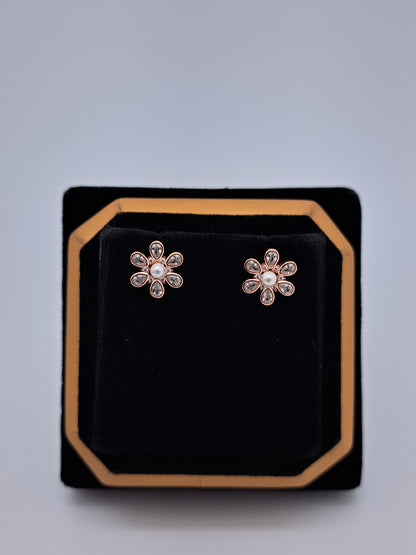 RG 6 Petal Floral & Pearl Bud Stud