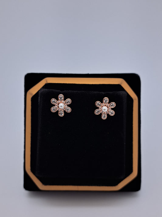 RG 6 Petal Floral & Pearl Bud Stud