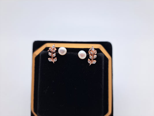 RG Pearl and white Zr.Stud